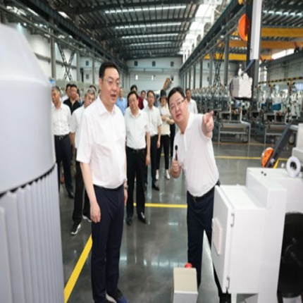 泰州市市委書記朱立凡、市長(zhǎng)萬聞華率隊(duì) 觀摩泰隆科技產(chǎn)業(yè)園項(xiàng)目