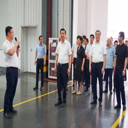 泰州市委常委、統(tǒng)戰(zhàn)部部長張小兵一行來泰隆調(diào)研